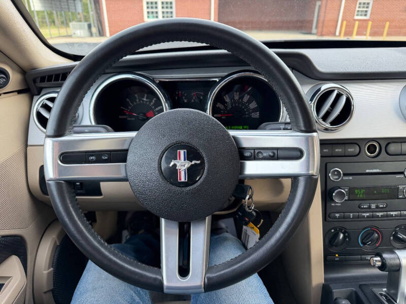 2009 Ford Mustang V6 Deluxe