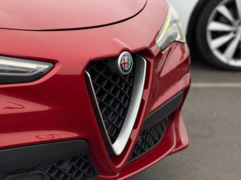2018 Alfa Romeo Stelvio Quadrifoglio
