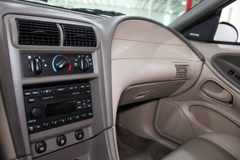 2003 Ford Mustang GT Deluxe