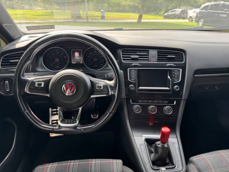2015 Volkswagen Golf GTI S