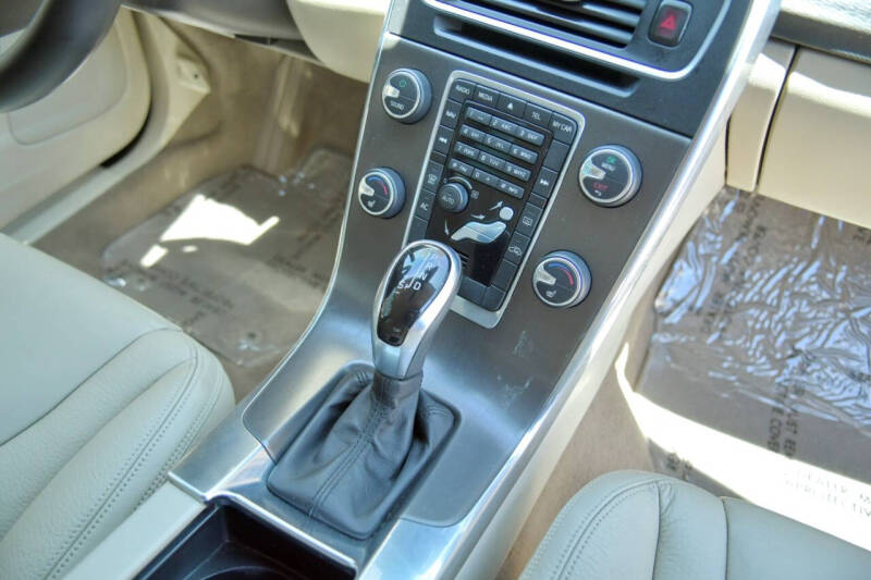 2014 Volvo S60 T5 Premier