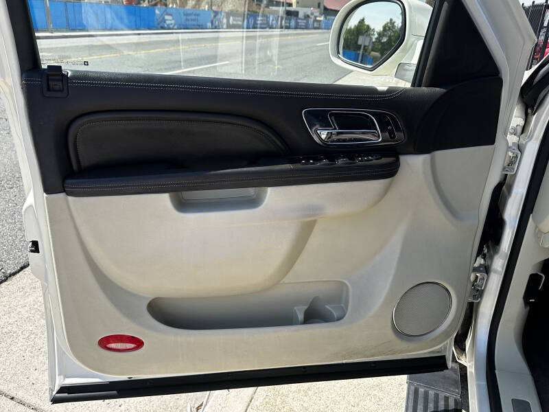 2012 Cadillac Escalade Platinum Edition