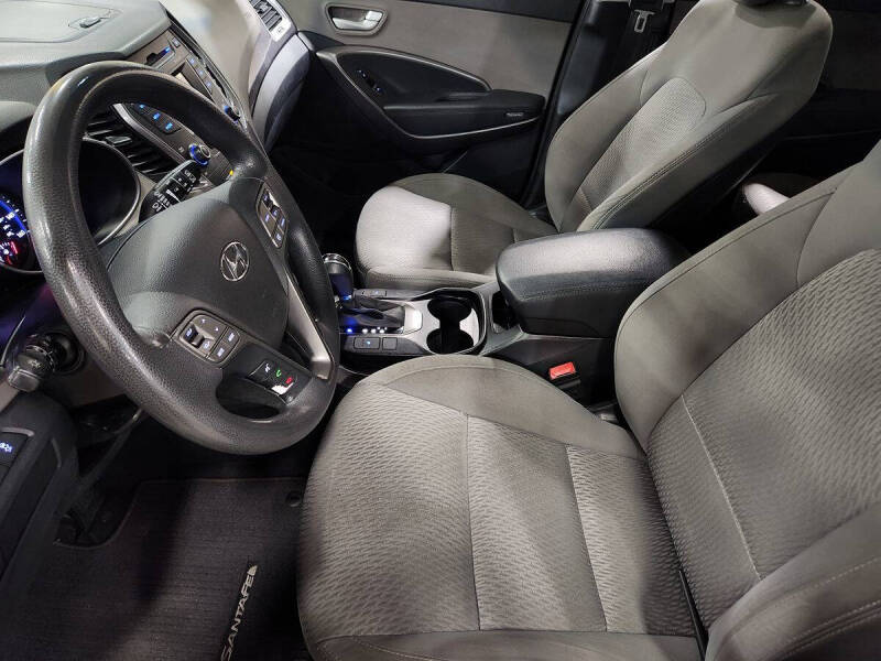 2016 Hyundai Santa Fe SE