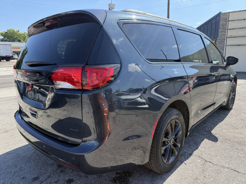 2020 Chrysler Pacifica Launch Edition