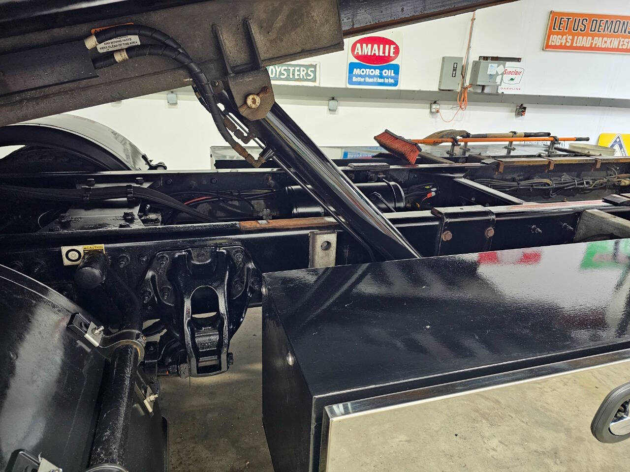 2020 Peterbilt 337 12