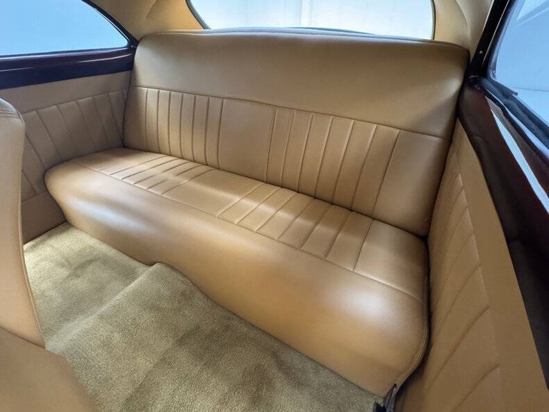 1951 Ford Deluxe