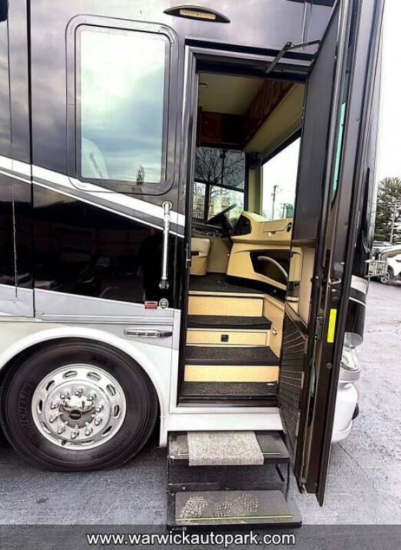 2015 Freightliner XCM Chassis