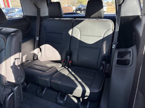 2023 GMC Acadia AT4