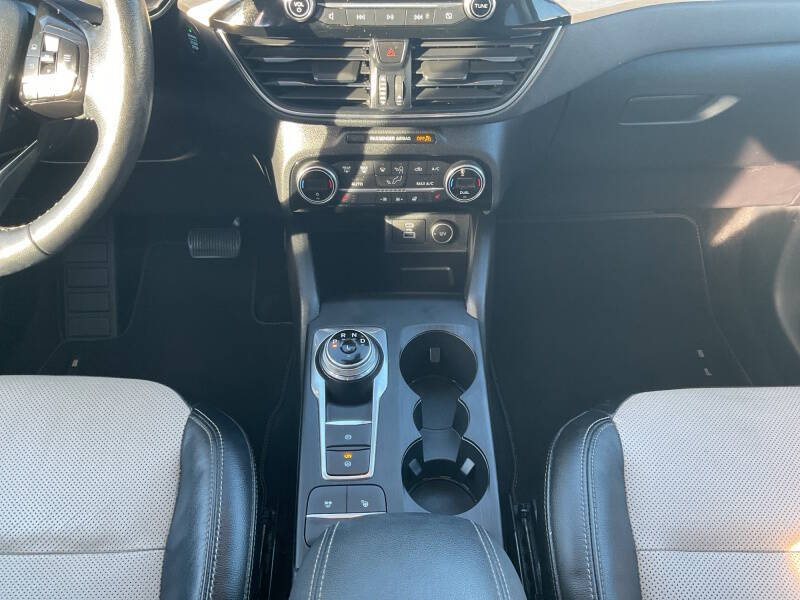 2021 Ford Escape Titanium