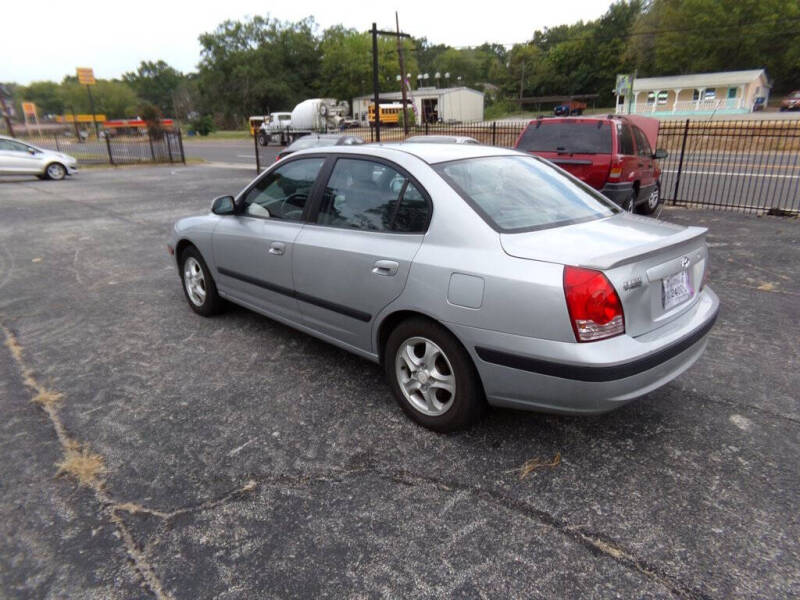 2005 Hyundai Elantra GT photo 4