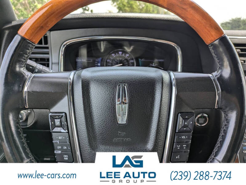 2017 Lincoln Navigator Select