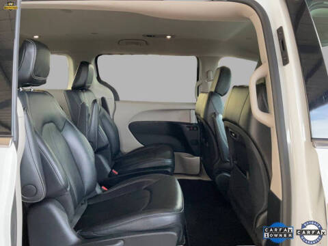 2024 Chrysler Pacifica Plug-In Hybrid Select