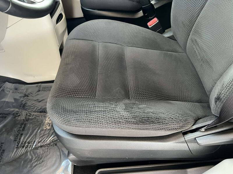 2017 Dodge Grand Caravan SE - Photo 19