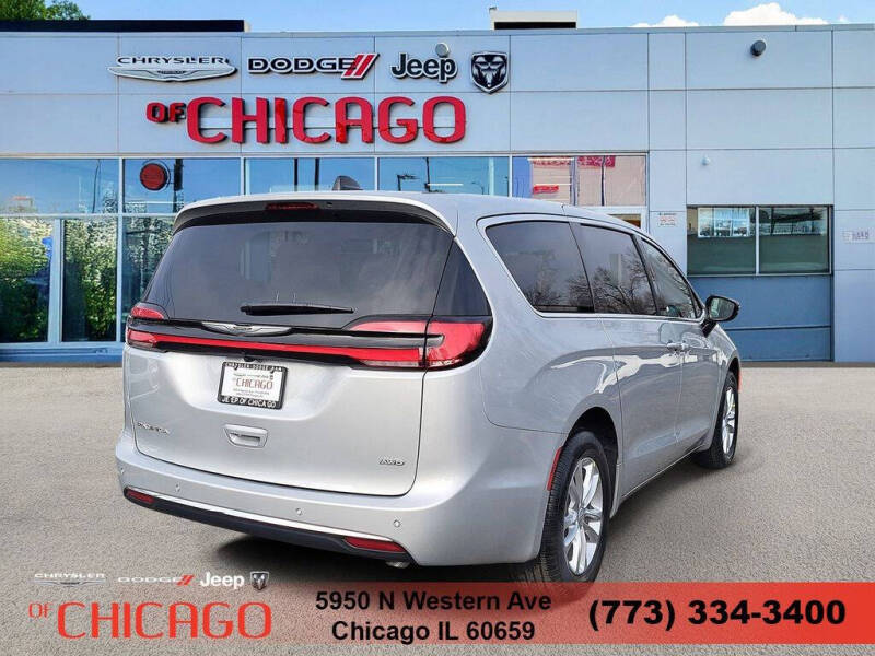 2026 Chrysler Pacifica Select