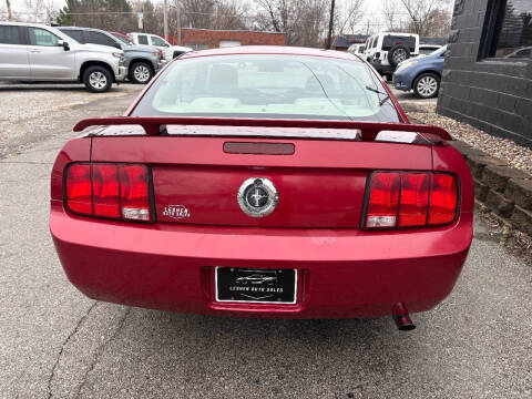 2005 Ford Mustang V6 Deluxe