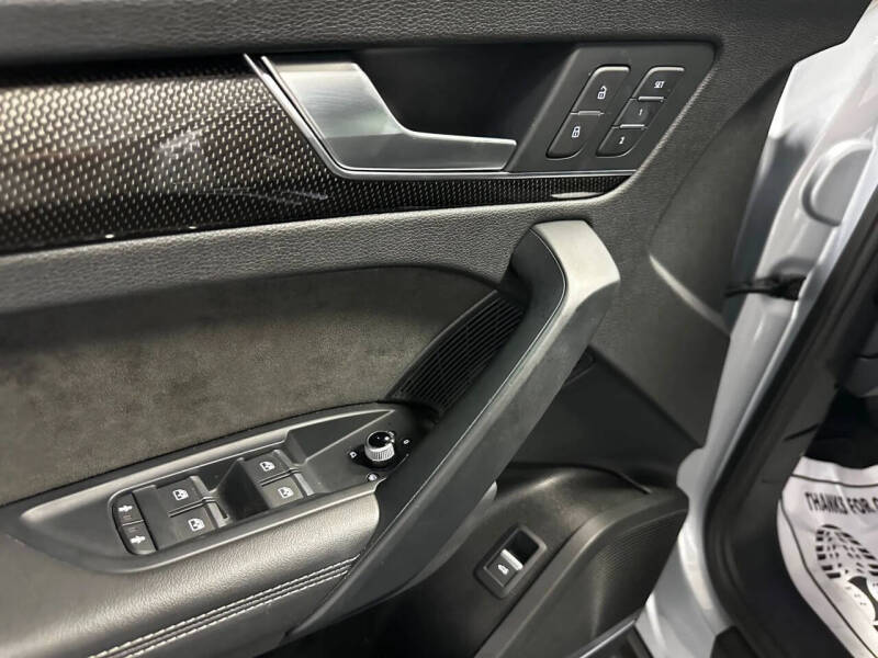 2020 Audi SQ5 3.0T quattro Premium Plus