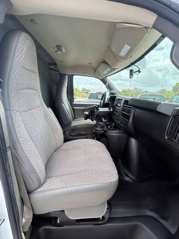 2021 Chevrolet Express 2500