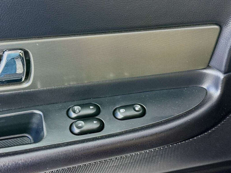 2005 Ford Thunderbird Deluxe