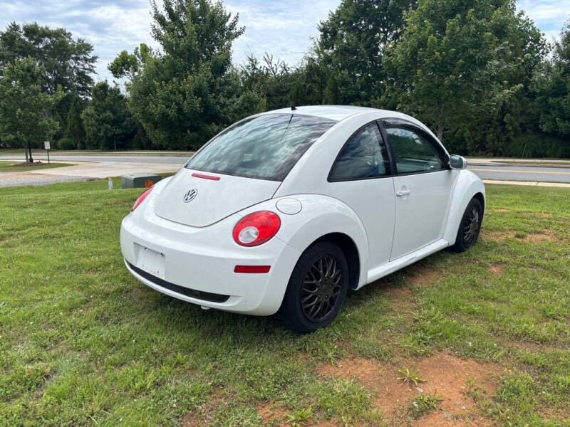 2010 Volkswagen New Beetle