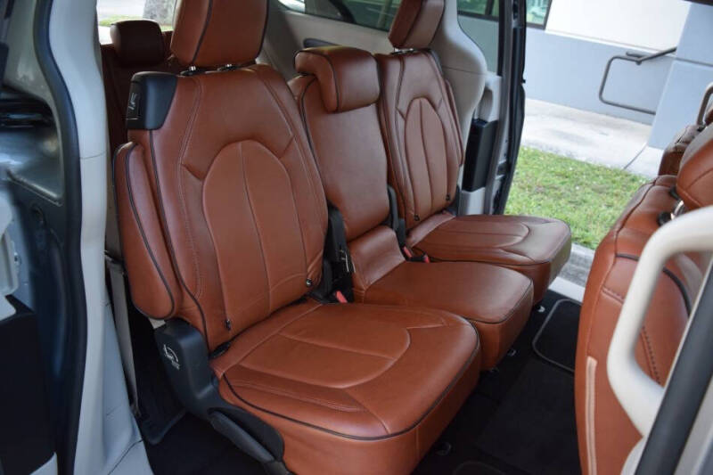 2017 Chrysler Pacifica Touring