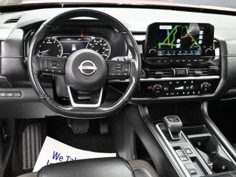 2023 Nissan Pathfinder SL