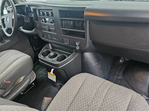 2025 Chevrolet Express 3500