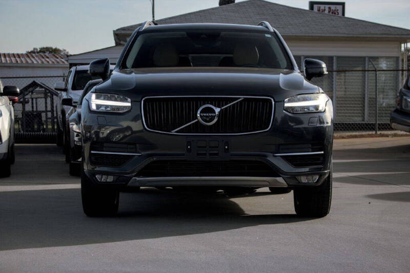 2016 Volvo XC90 T6 Momentum