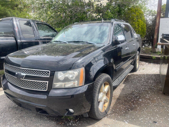 2007 Chevrolet Avalanche for sale at Millis Motorcars in Millis, MA