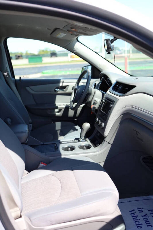 2017 Chevrolet Traverse LS