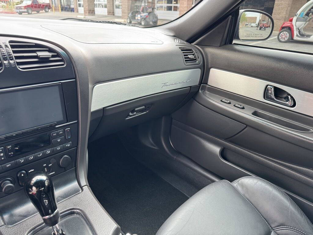 2002 Ford Thunderbird 9
