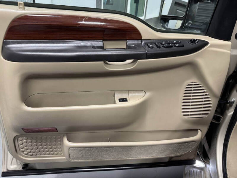 2005 Ford Excursion Limited