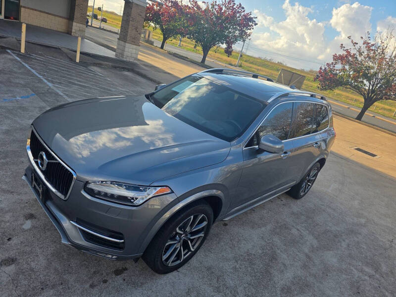 2016 Volvo XC90 T6 Momentum