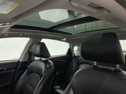 2018 Kia Cadenza Technology