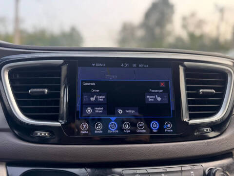 2017 Chrysler Pacifica Touring-L Plus