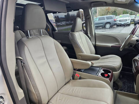 2014 Toyota Sienna Limited 7-Passenger