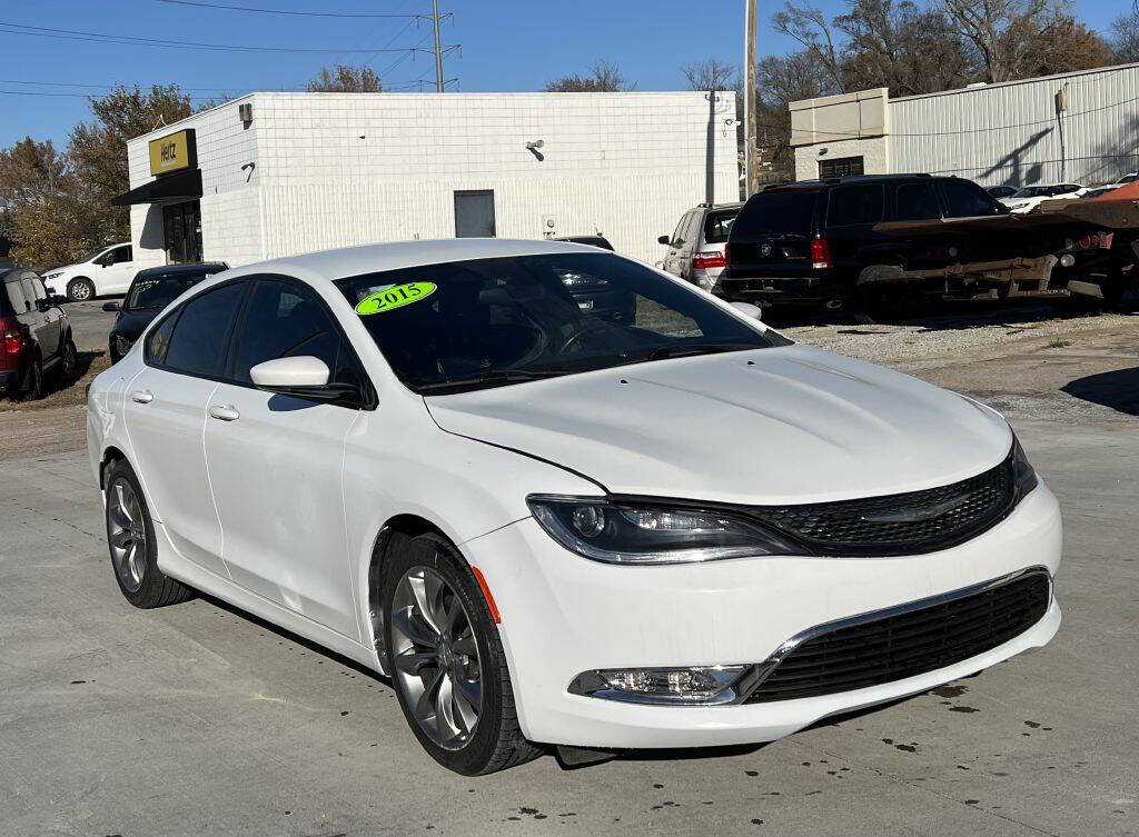 2015 Chrysler 200 for sale at Lobos Auto Sales in Bellevue, NE