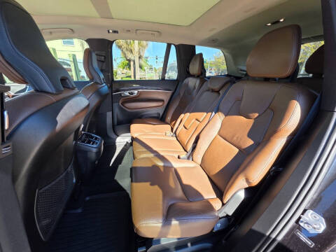 2019 Volvo XC90 T6 Momentum