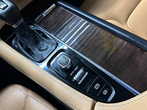 2018 Volvo XC90 T5 Momentum 5-Passenger