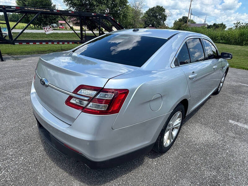 2018 Ford Taurus SEL