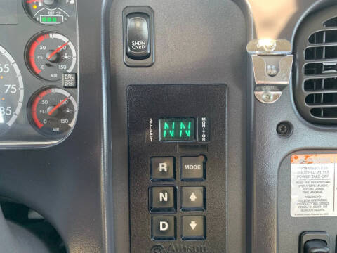 2011 Freightliner M2 112V