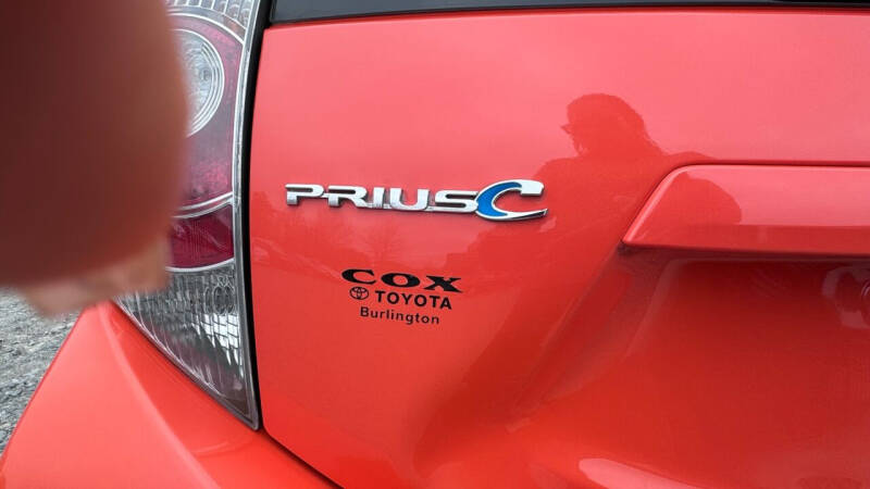 2013 Toyota Prius c Four photo 10