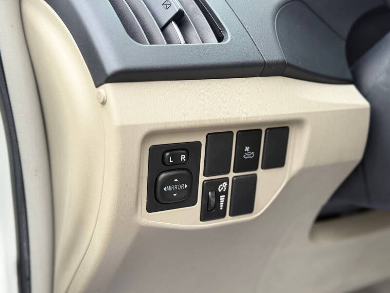 2014 Toyota Prius Three