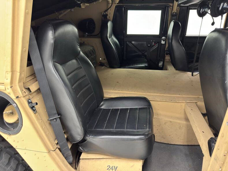 2005 AM General Hummer