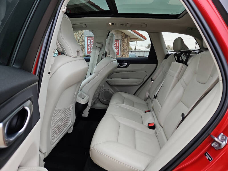 2021 Volvo XC60 T6 Momentum