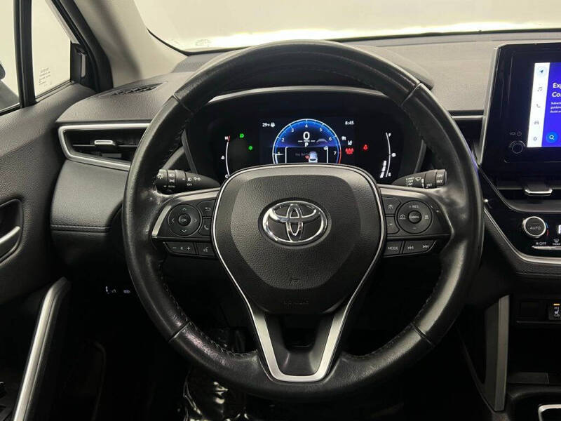 2024 Toyota Corolla Cross XLE
