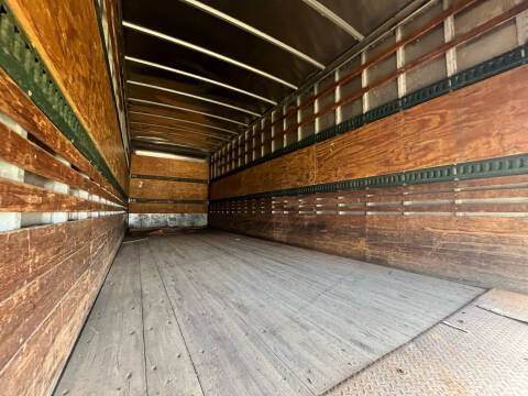 2005 Freightliner M2 106