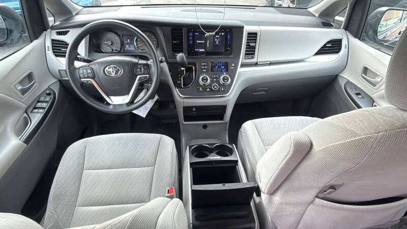 2017 Toyota Sienna
