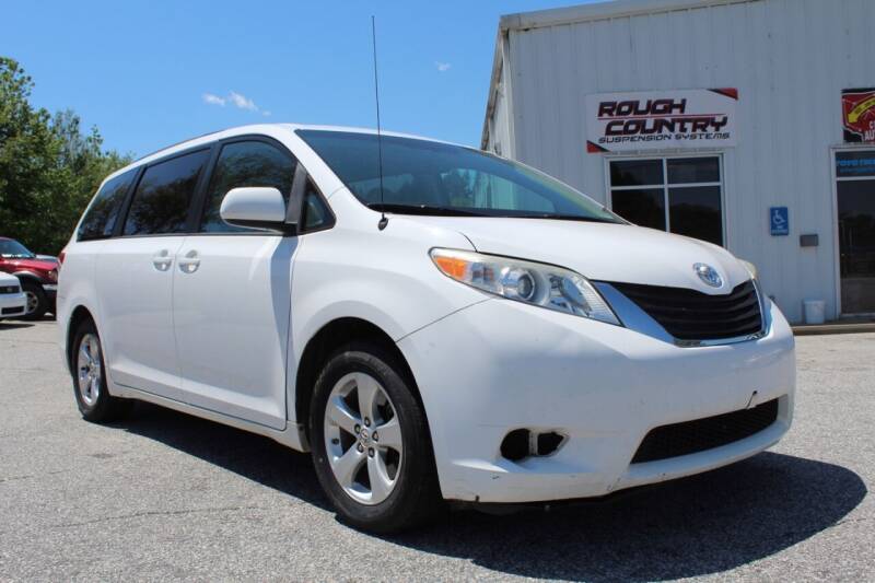 2013 Toyota Sienna for sale at UpCountry Motors in Taylors SC