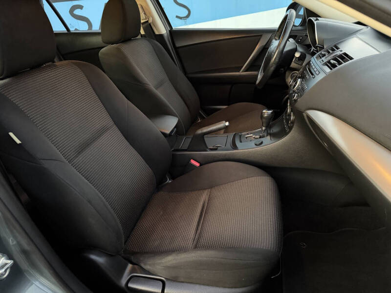 2013 Mazda MAZDA3 i Touring