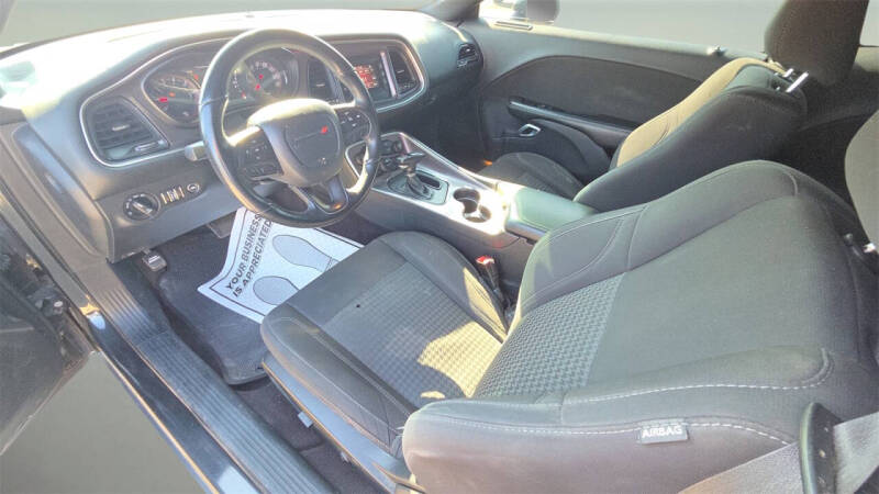 2017 Dodge Challenger SXT